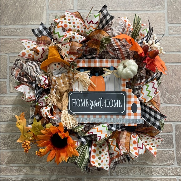 Holiday Wreaths - Picture 1 of 3